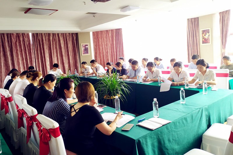 集美迪尼斯酒店2019年上半年工作總結(jié)及下半年工作安排會(huì)議成功召開(kāi)